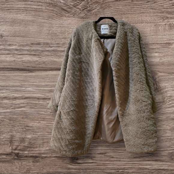 BB Dakota Jackets & Blazers - BB DAKOTA Beige